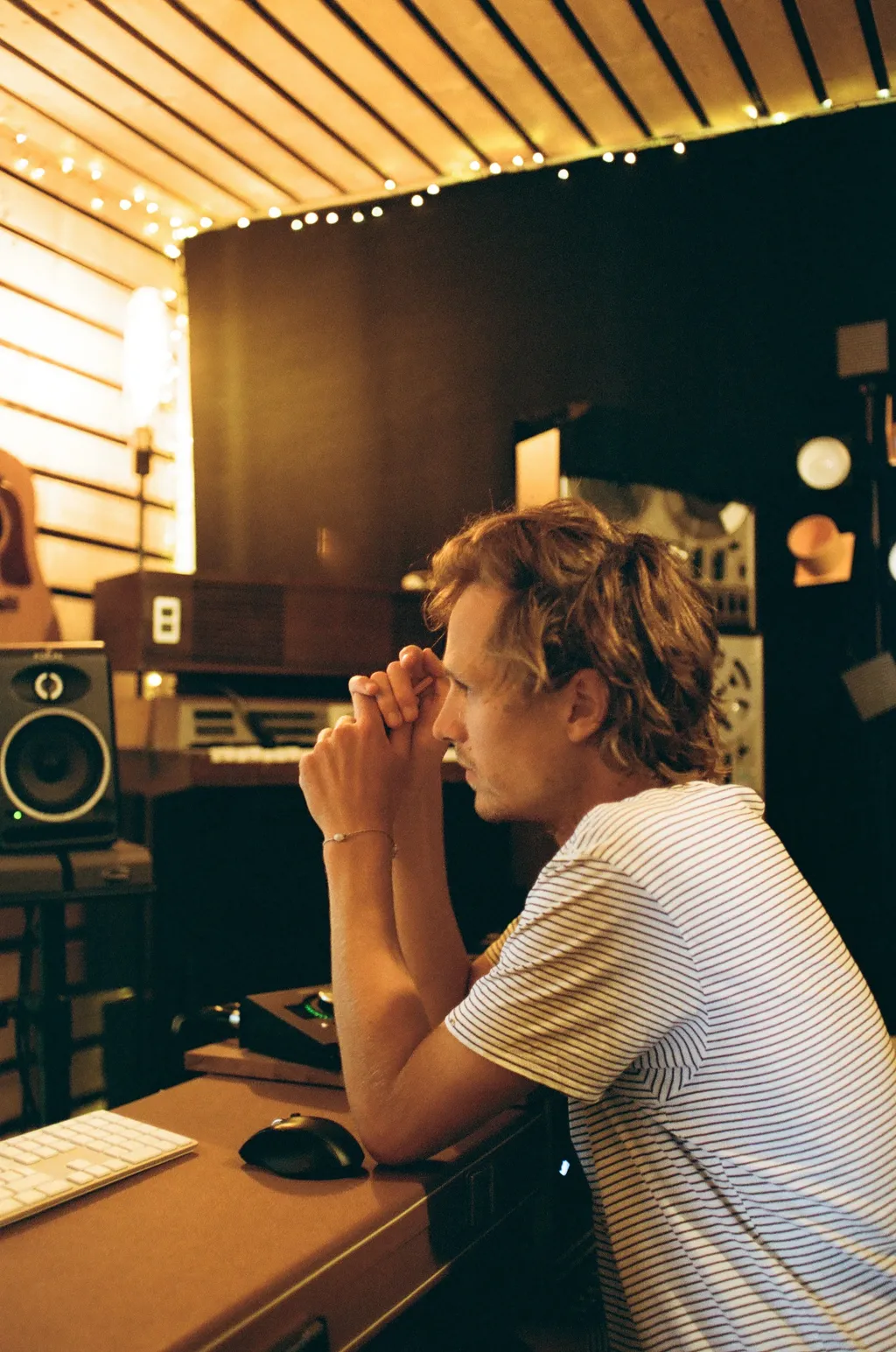 UNIVERS-ÎLS in the studio