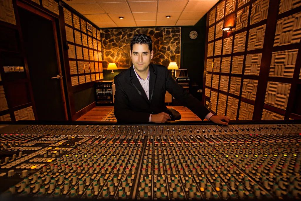 Portada Óscar Navarro Artista del Mes iMusician