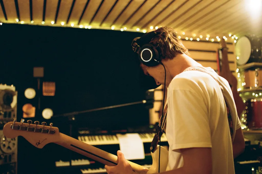 UNIVERS-ÎLS - iMusician Artist of the Month