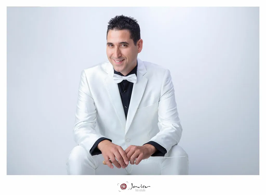 Óscar Navarro blanco