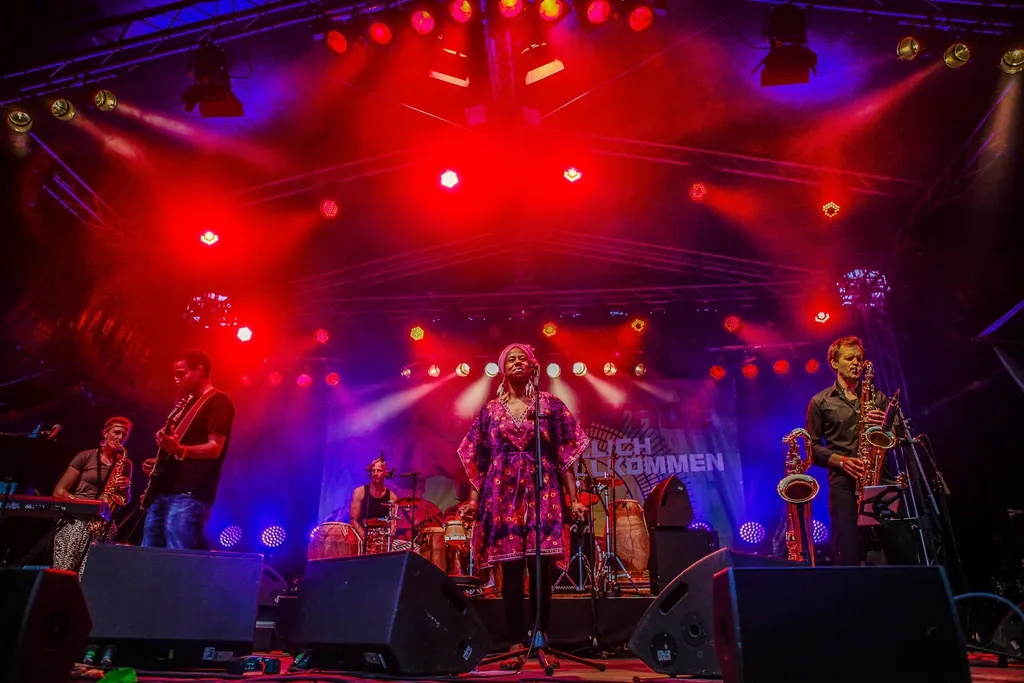 banda soul tocando em show