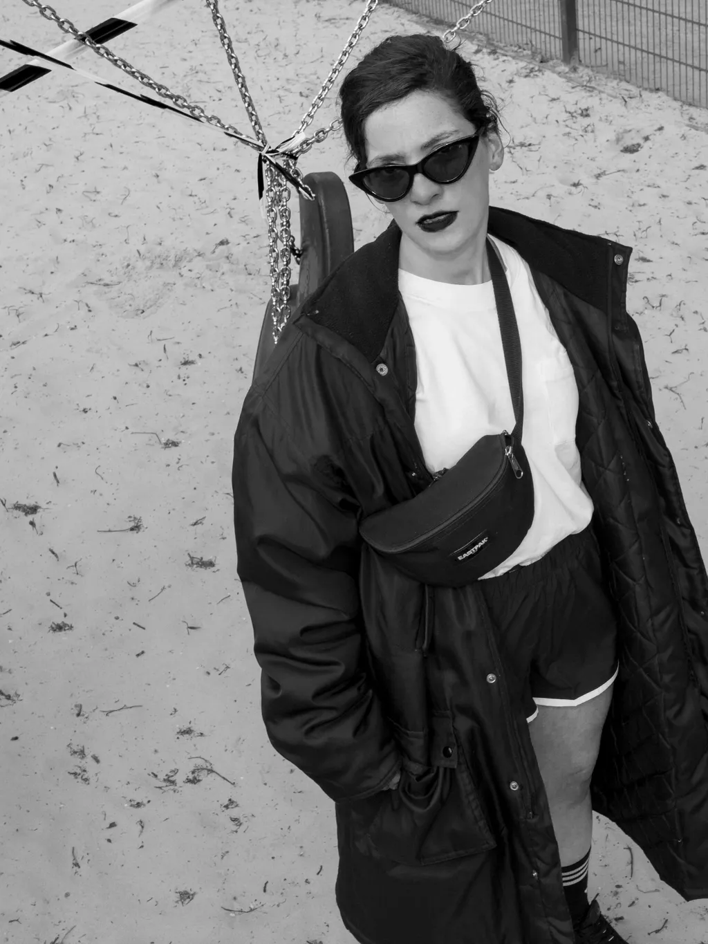 Portrait noir et blanc de l'artiste Azo