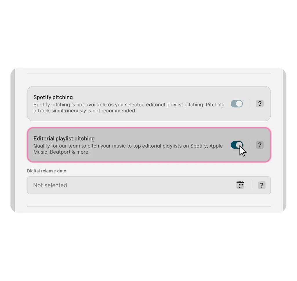 Finestra di dialogo bianca su sfondo nero con tre opzioni: "Spotify pitching" disattivato, "Editorial playlist pitching" selezionato con bordo rosa, "Digital release date" non selezionato.
