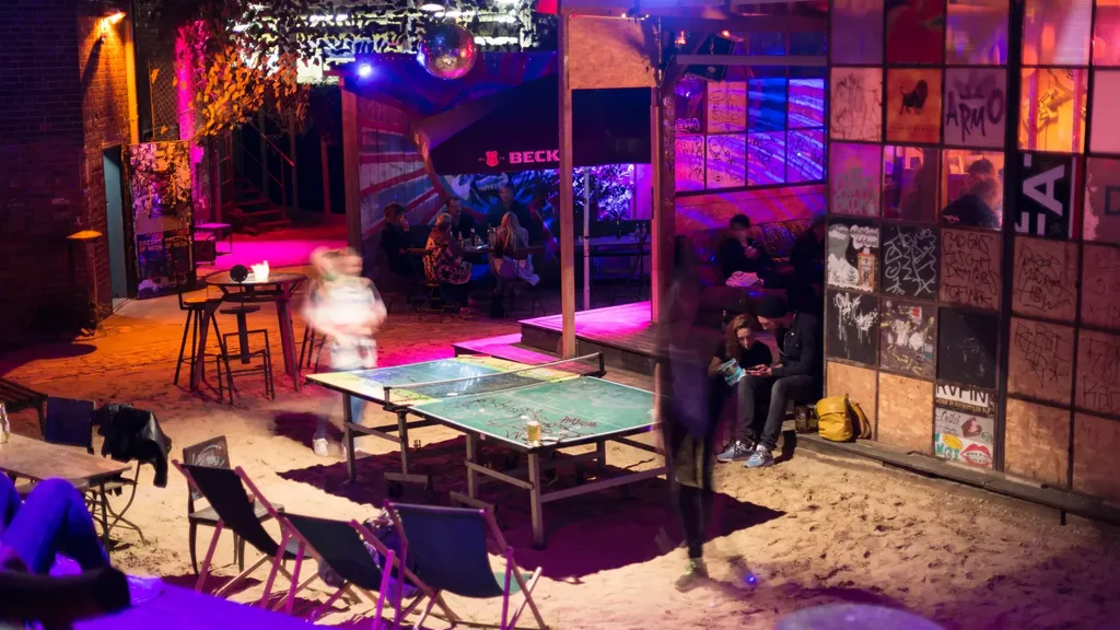 Heidegluehen Berlin Club Interior