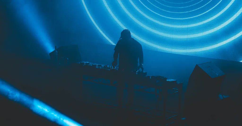 Music Trends 2025: What Artists & Fans Can Expect - iMusician meta