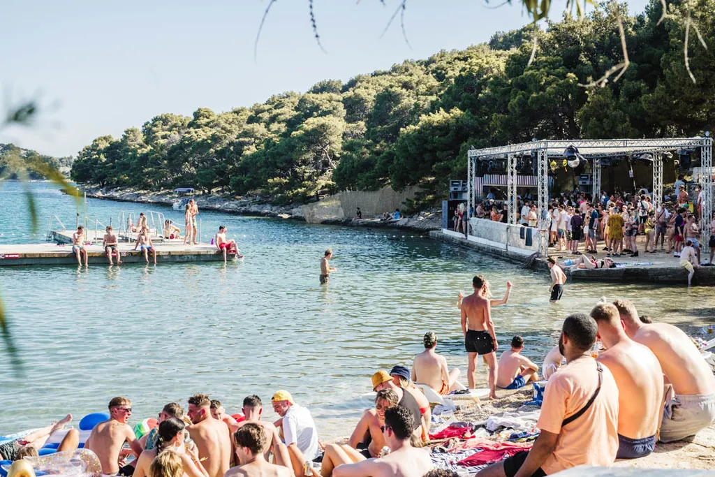 Love-International-1-imusician