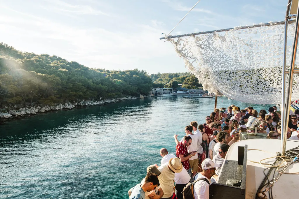 Love-International-2-imusician