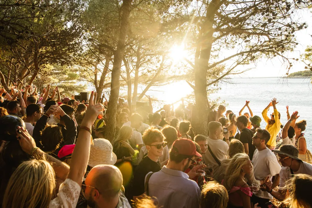 Love-International-4-imusician