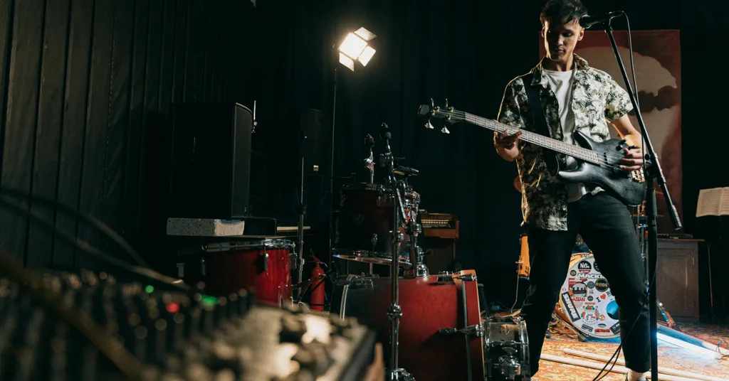 Crowdfunding for Music Artists: Six Useful Tips - iMusician meta