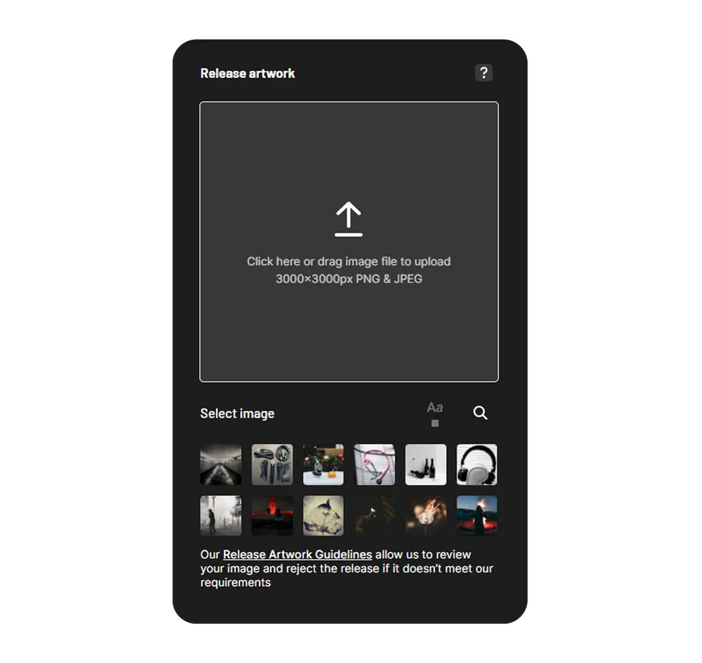 Interfaz móvil oscura para subir imágenes con área de carga central gris, galería de miniaturas abajo y texto blanco.