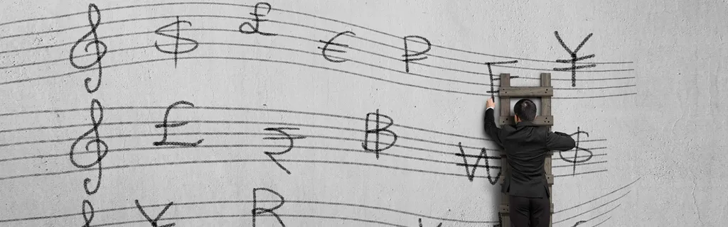 Immagine spartito con note e lettere e persona di spalle con scala