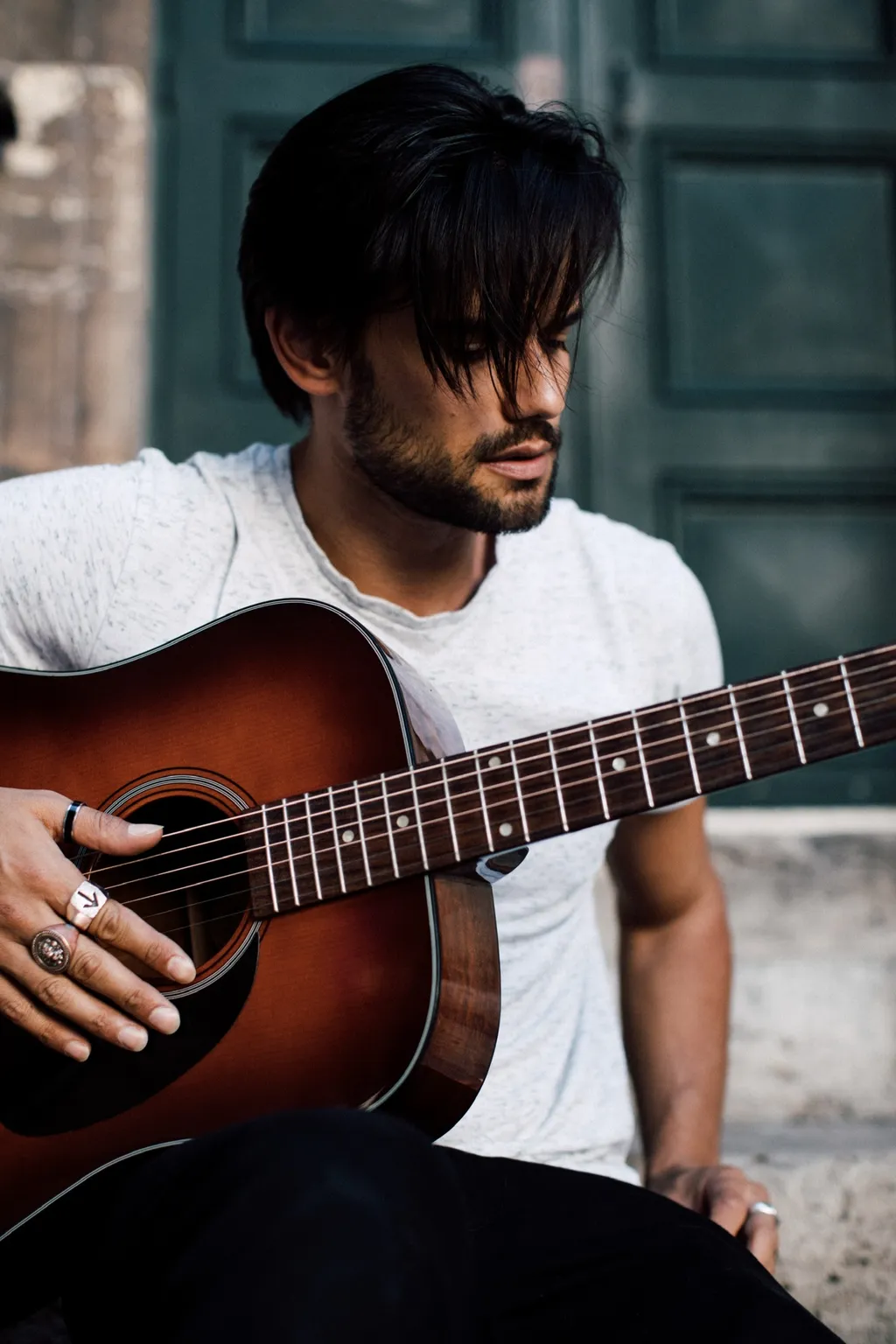 Golan Yosef Artist Photo with Guitar