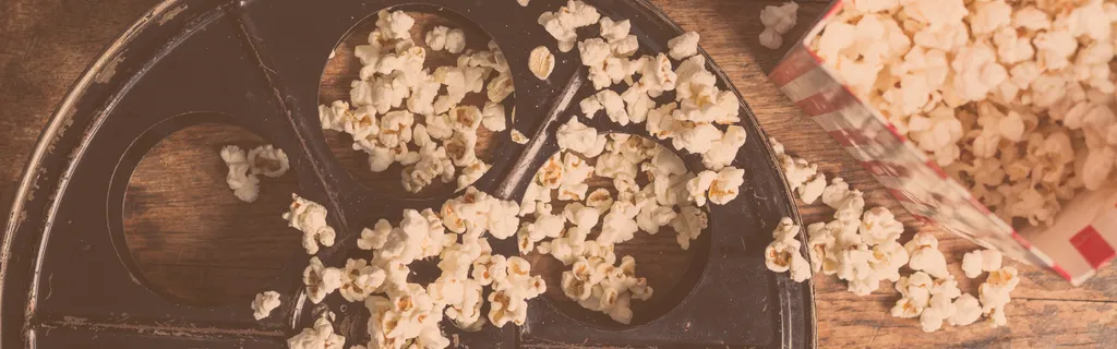 Palomitas sobre rollo de película