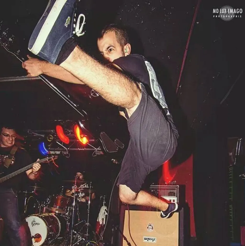 Olivier alea jacta est saut guitariste