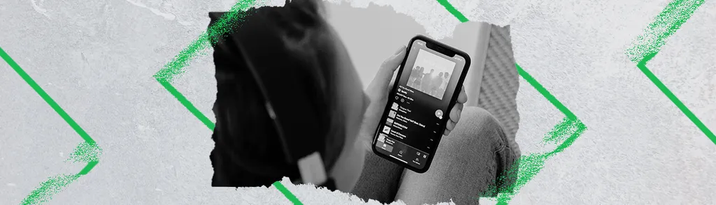 Smartphone con curadores de Spotify